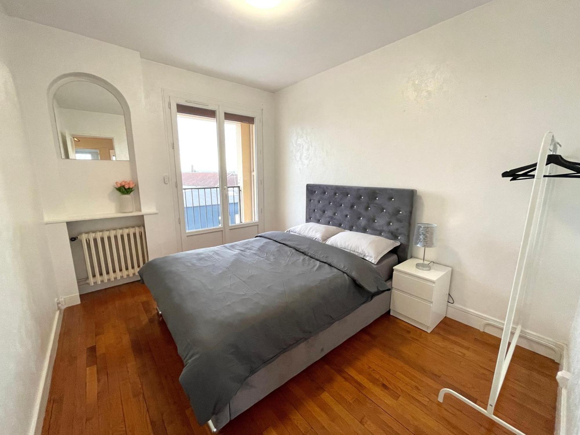 Appartement Confortable, Centre-Ville Труа Экстерьер фото